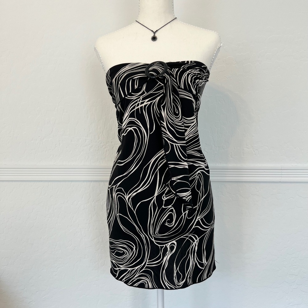 vintage y2k black and white patterned mini dress/midi skirt with ring detail